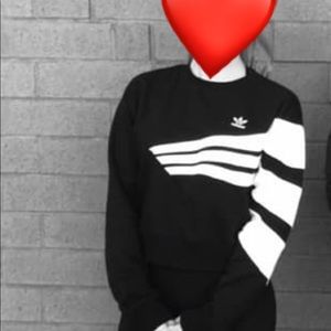 Adidas cropped sweat shirt
